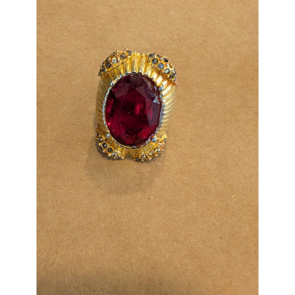 Vintage Women's Gold Tone Cocktail Statement Ring Ruby Red Rhinestone Adjustable